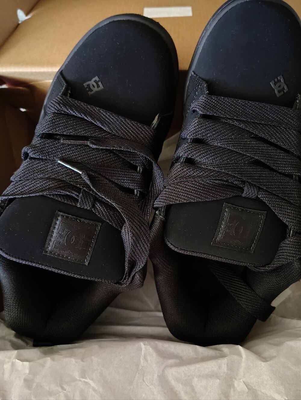 DC Shoes Mens Size 8 Black on Black Suede New With Box
